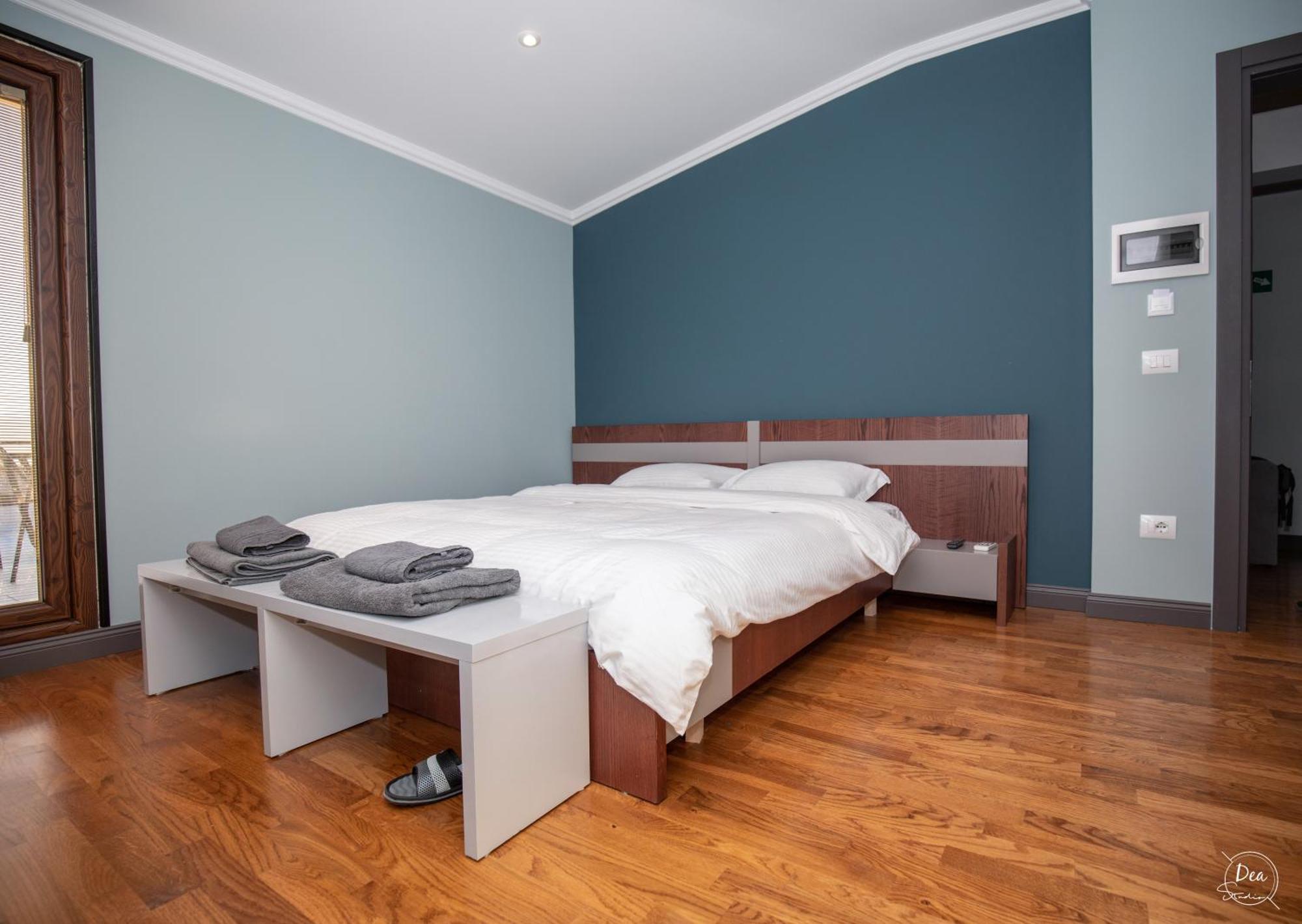Suite Terrace Rooms & Apartments Korce Exterior photo