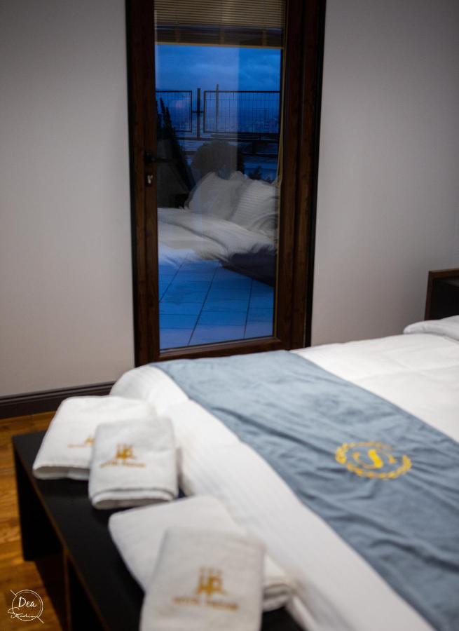 Suite Terrace Rooms & Apartments Korce Exterior photo